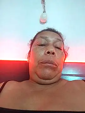 Naomi-Mature online show from May 4, 2026, 3:35 am