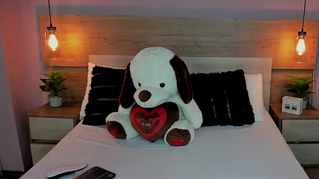 SusanAdams1 online show from February 18, 2026, 2:35 pm