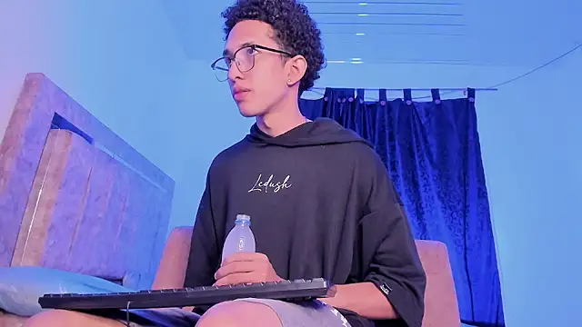 Snapshot of Cj_davis_ chatting on February 13, 2026, 1:34 am Cj davis online show from February 13, 2026, 1:34 am