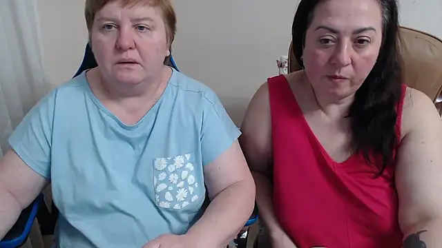 Snapshot of Bertie_Adeline chatting on February 13, 2026, 8:27 pm Bertie Adeline online show from February 13, 2026, 8:27 pm