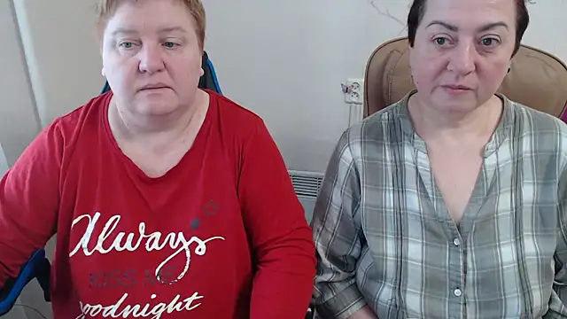 Snapshot of Bertie_Adeline chatting on February 24, 2026, 8:12 am Bertie Adeline online show from February 24, 2026, 8:12 am
