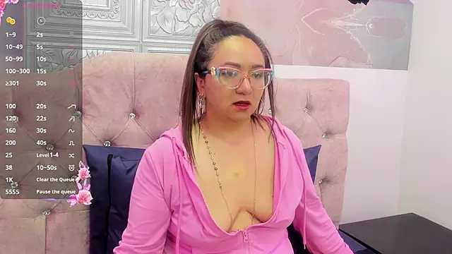 leyla smithh online show from September 28, 2025, 1:27 pm