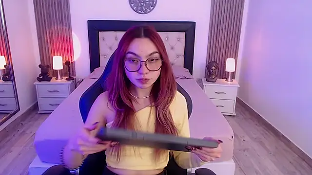 Snapshot of Red_kytty6 chatting on October 27, 2025, 7:51 pm Red kytty6 online show from October 27, 2025, 7:51 pm