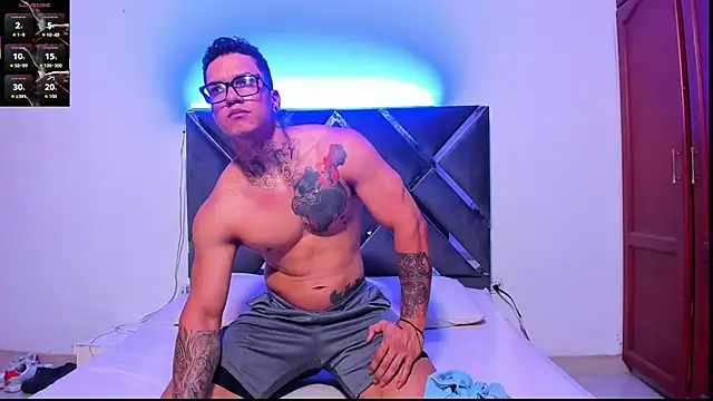 Snapshot of ArnoldSexy_ chatting on November 4, 2025, 3:22 pm ArnoldSexy online show from November 4, 2025, 3:22 pm