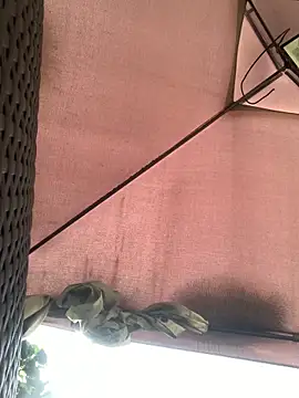 Snapshot of KloePink_ chatting on October 23, 2025, 1:43 pm KloePink  online show from October 23, 2025, 1:43 pm