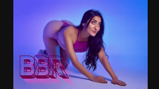 luciilove online show from September 24, 2025, 7:39 pm