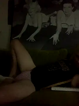 Snapshot of Hothotboyg chatting on September 9, 2025, 11:10 am Hothotboyg online show from September 9, 2025, 11:10 am