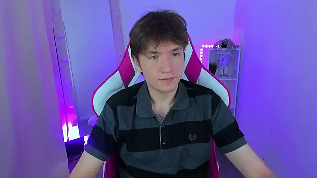 Ethan Rivers online show from October 8, 2025, 8:50 pm