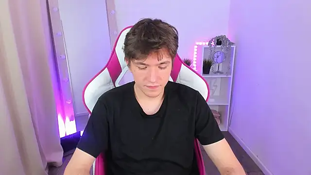 Ethan Rivers online show from October 9, 2025, 8:51 pm