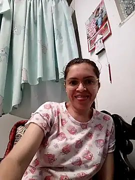 chiquitahot69 online show from September 8, 2025, 8:19 pm