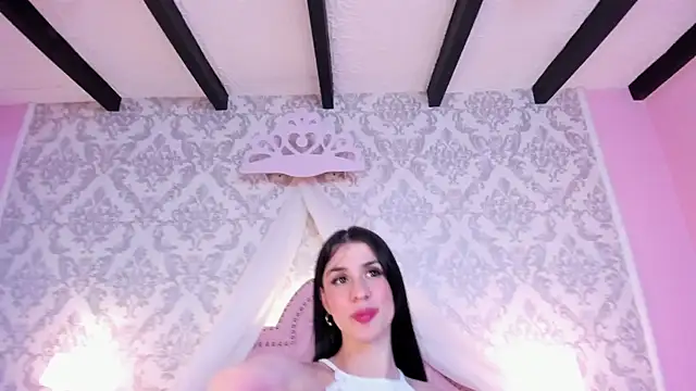 ScarletMore online show from July 28, 2026, 3:21 pm