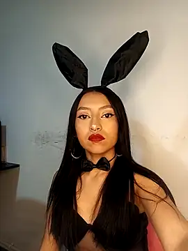 Luna Moo  online show from October 10, 2025, 4:33 am