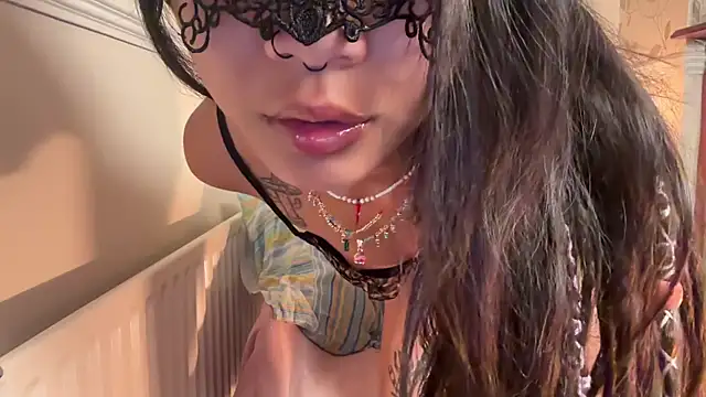 PixieDaisyy online show from May 8, 2026, 4:18 am