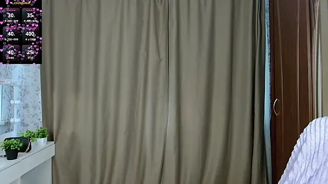 juicegirl3408 online show from September 10, 2025, 9:53 am