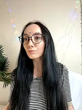 Jinhee Tiny online show from September 19, 2025, 9:00 am