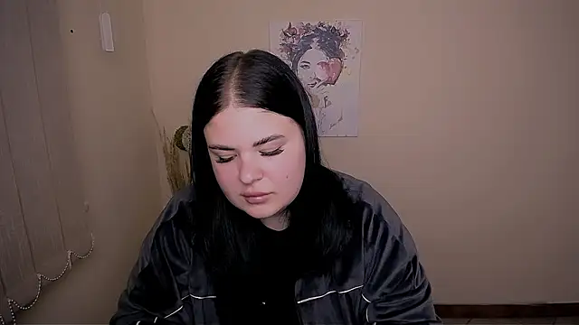 Snapshot of _Trisha_li chatting on October 6, 2025, 12:24 pm  Trisha li online show from October 6, 2025, 12:24 pm