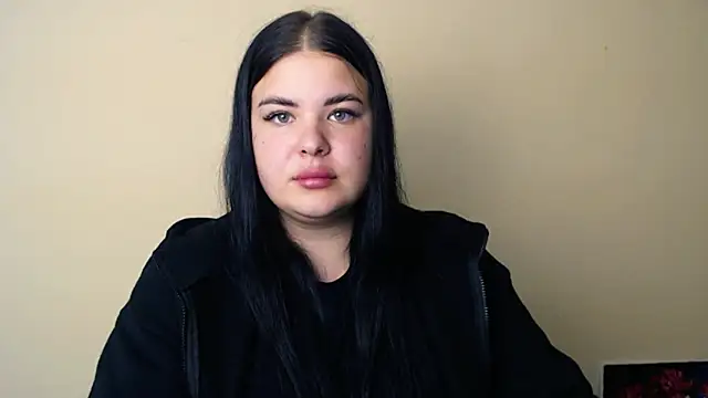 Snapshot of _Trisha_li chatting on October 8, 2025, 10:46 am  Trisha li online show from October 8, 2025, 10:46 am