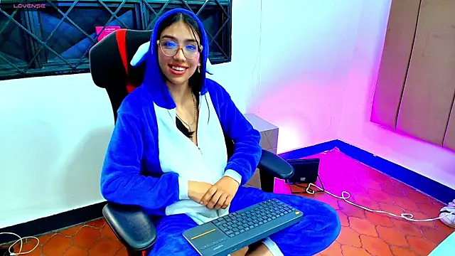 XdoomiilypaX online show from September 10, 2025, 7:47 pm