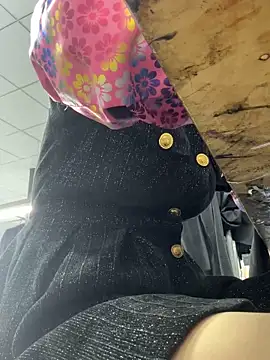 Snapshot of DHJM168 chatting on November 14, 2025, 12:53 am DHJM168 online show from November 14, 2025, 12:53 am