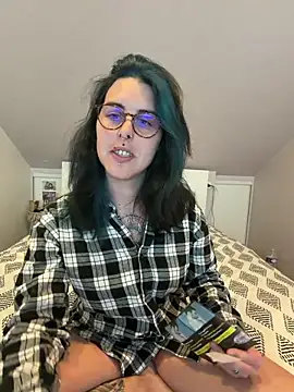 Snapshot of LadyNocturne chatting on May 19, 2026, 1:39 pm LadyNocturne online show from May 19, 2026, 1:39 pm