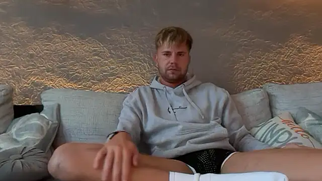 Snapshot of RioBlaze chatting on September 18, 2025, 5:20 am RioBlaze online show from September 18, 2025, 5:20 am