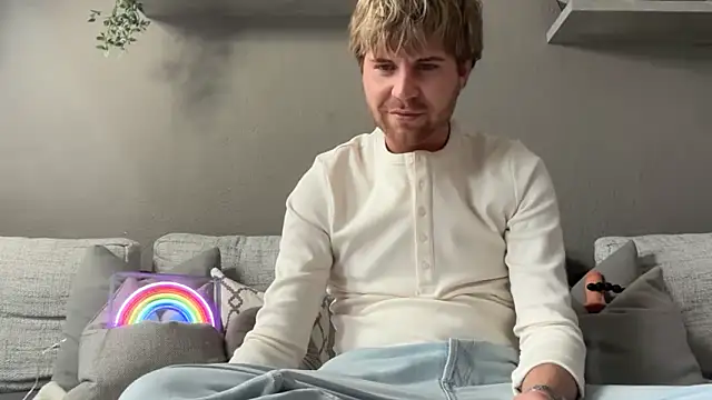 Snapshot of RioBlaze chatting on March 31, 2026, 2:39 pm RioBlaze online show from March 31, 2026, 2:39 pm