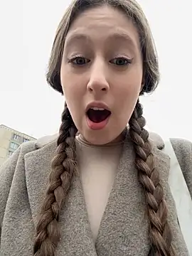 Snapshot of FroggyAnna chatting on October 5, 2025, 2:15 pm FroggyAnna online show from October 5, 2025, 2:15 pm