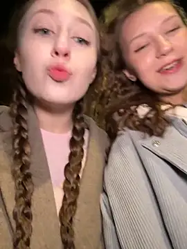 Snapshot of FroggyAnna chatting on October 11, 2025, 5:00 pm FroggyAnna online show from October 11, 2025, 5:00 pm