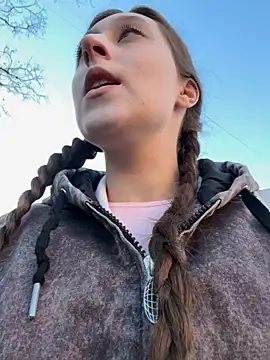 Snapshot of FroggyAnna chatting on October 19, 2025, 12:50 pm FroggyAnna online show from October 19, 2025, 12:50 pm