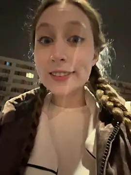 Snapshot of FroggyAnna chatting on October 31, 2025, 3:13 pm FroggyAnna online show from October 31, 2025, 3:13 pm