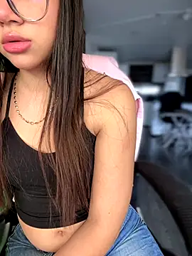 Queen  Love online show from September 12, 2025, 7:58 pm
