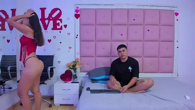 Snapshot of Aliss_Aron chatting on February 21, 2026, 12:06 pm Aliss Aron online show from February 21, 2026, 12:06 pm