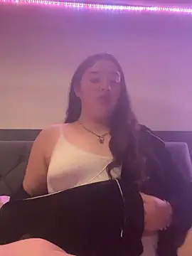 Imogenbabyyy online show from November 2, 2025, 6:10 pm