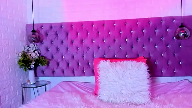 Scarlet Monroee online show from September 24, 2025, 3:21 am