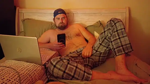 Snapshot of FreakThorOnlyyFans chatting on January 6, 2026, 6:33 pm FreakThorOnlyyFans online show from January 6, 2026, 6:33 pm