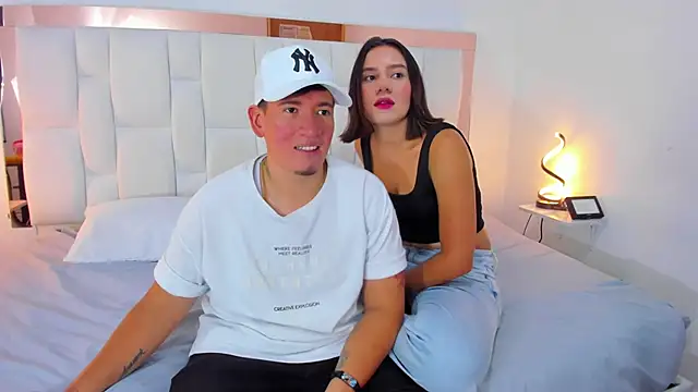 Snapshot of ZoeandEthan chatting on September 17, 2025, 6:42 pm ZoeandEthan online show from September 17, 2025, 6:42 pm