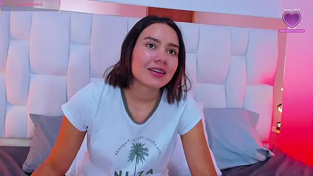 Snapshot of ZoeandEthan chatting on September 19, 2025, 6:30 pm ZoeandEthan online show from September 19, 2025, 6:30 pm