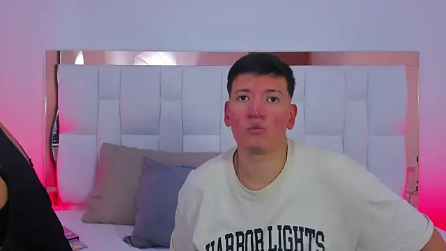 Snapshot of ZoeandEthan chatting on September 26, 2025, 6:34 pm ZoeandEthan online show from September 26, 2025, 6:34 pm