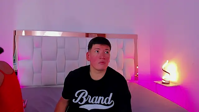 Snapshot of ZoeandEthan chatting on September 30, 2025, 6:35 pm ZoeandEthan online show from September 30, 2025, 6:35 pm