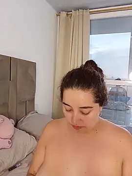 LoanaSantos online show from May 23, 2026, 10:47 pm