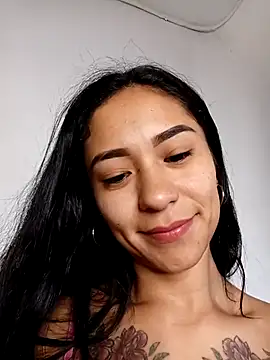 Liahdiaz  online show from November 26, 2025, 12:50 pm