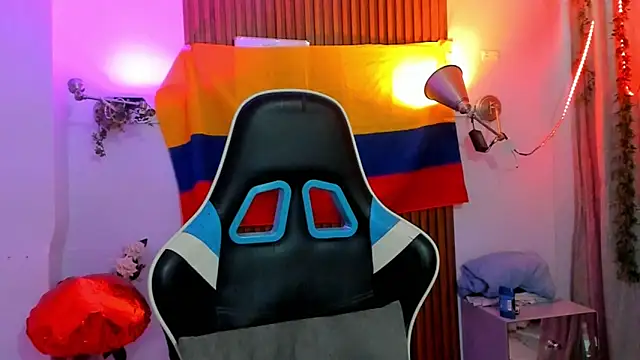 Snapshot of galactica_ chatting on October 1, 2025, 11:27 am galactica  online show from October 1, 2025, 11:27 am