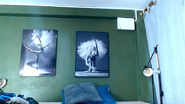 Snapshot of galactica_ chatting on October 10, 2025, 11:31 am galactica  online show from October 10, 2025, 11:31 am