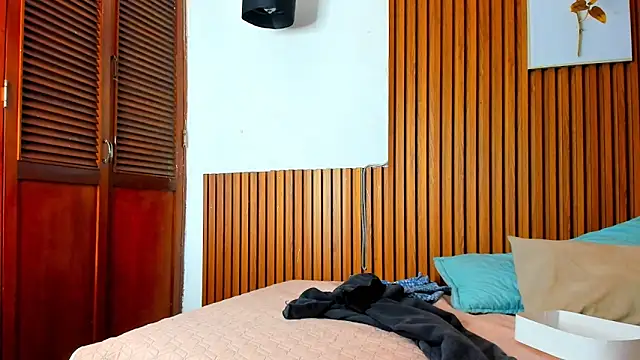 Snapshot of galactica_ chatting on November 3, 2025, 11:33 am galactica  online show from November 3, 2025, 11:33 am