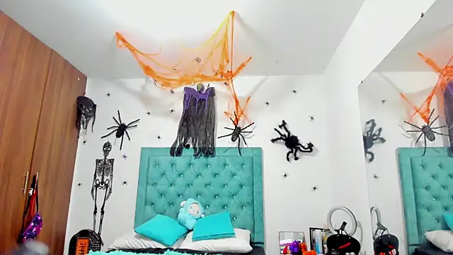 Rihanna hotx online show from October 13, 2025, 4:56 am