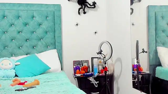 Rihanna hotx online show from October 15, 2025, 3:06 am