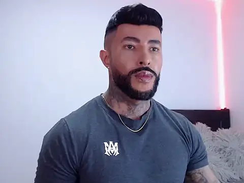 Snapshot of andrea_de_lucaa chatting on October 18, 2025, 11:49 pm andrea de lucaa online show from October 18, 2025, 11:49 pm