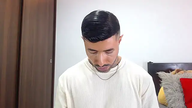 andrea de lucaa online show from February 14, 2026, 3:25 am