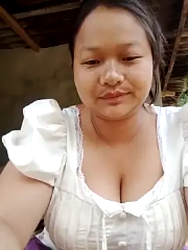 girl-babi online show from May 15, 2026, 11:12 pm