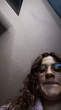 Snapshot of lindasyt chatting on March 7, 2026, 3:47 am lindasyt online show from March 7, 2026, 3:47 am